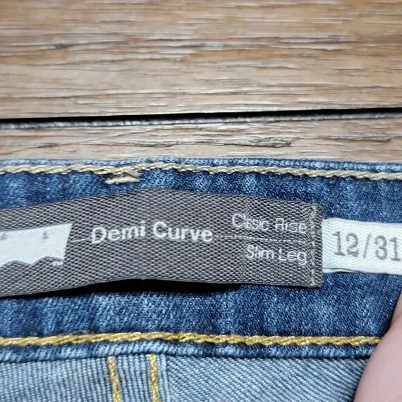 Levi Strauss Demi Curve Classic Rise Slim Leg Jeans - Size 12/31 - Picture 5 of 6
